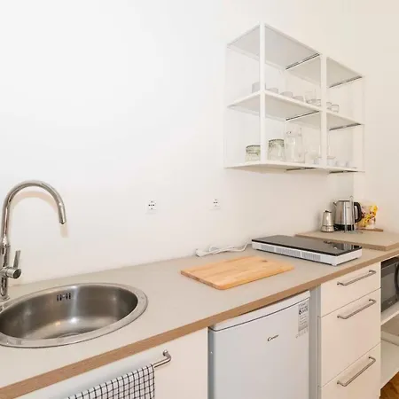 Appartamento Aurora Lovely Flat With Balcony *