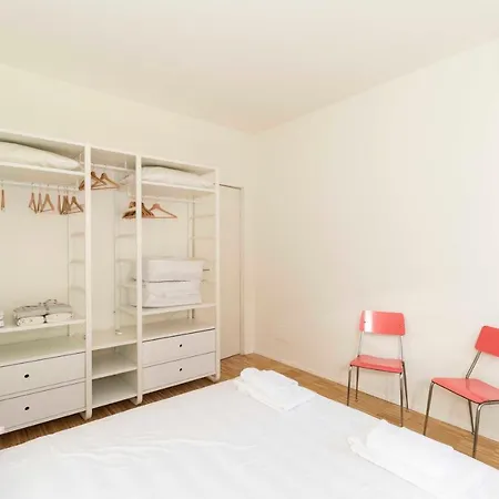 Appartamento Aurora Lovely Flat With Balcony