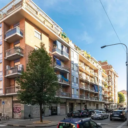 Aurora Lovely Flat With Balcony